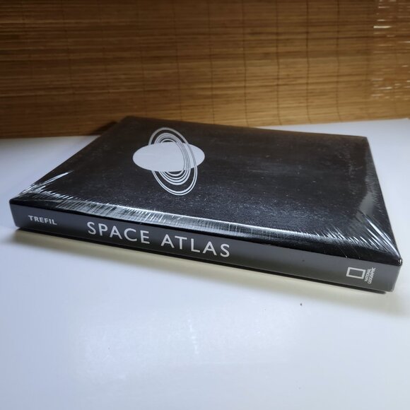 Space Atlas by James Trefil Hardcover National Geographic Society 2012 NEW - Picture 1 of 7